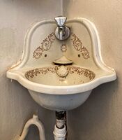 Håndvask levert til Diakonissehuset, levert av C. Blunck i 1894. Foto: Pål Giørtz (2023).