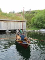 Trirøing under kappseglas i Kråksundet. Foto: Olve Utne (2011).