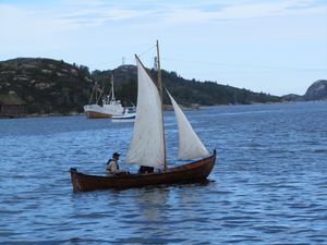 C01881 geitbåt-trirøing.jpg