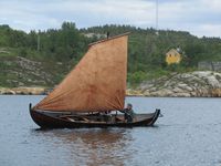 Trirøing under kappseglas i Kråksundet. Foto: Olve Utne (2011).