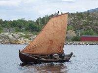 Trirøing under kappseglas i Kråksundet. Foto: Olve Utne (2011).