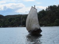 Fyring under kappseglas i Kråksundet. Foto: Olve Utne (2011).