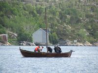 Femring under kappseglas i Kråksundet. Foto: Olve Utne (2011).