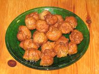 Bimuelos — sefardisk frityrbakst av iberisk opphav. Foto: Olve Utne (2013).