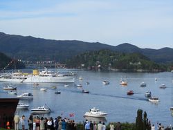 «Norge» i Aursundet i forbindelse med kongebesøk i Aure kommune. Foto: Olve Utne (2014).