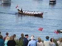 «Fjordamerra» (1996) under kongebesøket til Aure i 2014.