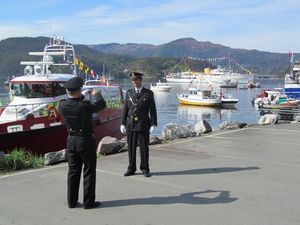 C12803 lensmannsportrettering ved kongeskipet.jpg