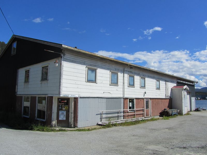 Fil:C13492 Vågland - butikken.jpg