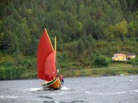 Nordlands-hundromsfæring (bygd av Kai Linde) under Råseglseminaret 2015 i Valsøyfjorden Foto: Olve Utne