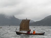 Sognebåt under kappsegling på Råseglseminaret 2015 på Otnes i Valsøyfjorden. Foto: Olve Utne