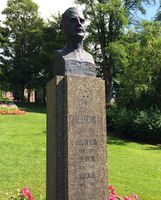 Minnesmerket over Carl Sophus Lumholtz i Søndre park. Foto: Elin Olsen