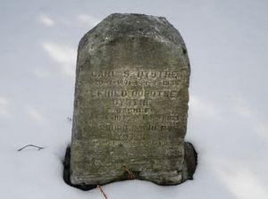 Carl Schøyen Dysthe gravminne.jpg