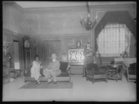 Fra oppsetning av Ungkarens datter. Foto: Narve Skarpmoen .