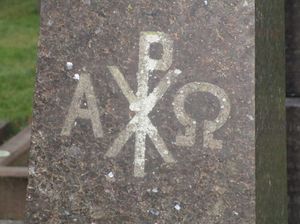 Chi Rho og alfa og omega på gravminne i Oslo.jpg