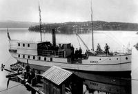 D/S «Bonden» til kai ved Hammer i 1920-åra. Foto: Ukjent