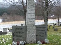 Det ruvende gravminnet til prestefamilien Darre.