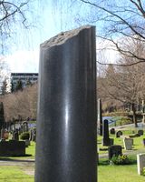 Den brutte søyle, symbol på avbrutt liv, Vår Frelsers gravlund.