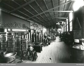 Bærums Verks presentasjon på Den norske Industri- og Kunstutdstilling 1883. Den fikk H.M. Kongens bronsemedalje for sitt støpegods og økser. Foto: Ludwik Szacinski De Ravicz/Oslo Museum (1883).