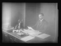 106. Direktør Pedersen - no-nb digifoto 20160229 00282 NB NS NM 09729.jpg