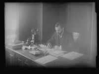 107. Direktør Pedersen - no-nb digifoto 20160229 00283 NB NS NM 09730.jpg