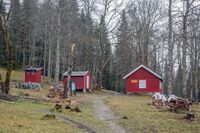 Den tidligere husmannsplassen Dølerud er i dag en av DNT Oslo og Omegns ubetjente hytter. Foto: Leif-Harald Ruud (2016)