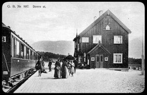 Dovre stasjon perrong.jpeg