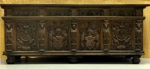 Egetres kiste Volda stavkyrkje.jpg