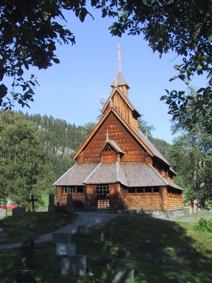 Eidsborg stavkirke.JPG