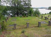 Motiv fra Eidsfoss kirkegård, gravstedet til verkseier Christian Olsen Thons familie. Foto: Stig Rune Pedersen