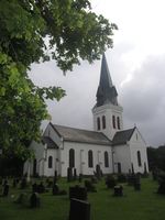 Kirken og litt av kirkegården i 2012. Foto: Stig Rune Pedersen