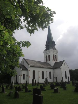 Eidsvoll kirke 2012.jpg