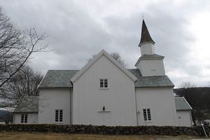 Eiken kyrkje 01.JPG