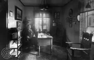 Einar Kaarbø på kontoret.jpg