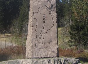 Eivind Astrup bauta Frognerseteren detalj.jpg