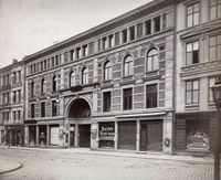 Byggets fasade i 1895