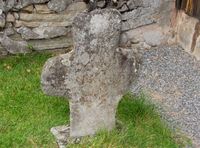 Steinkors på kirkegården. Foto: Stig Rune Pedersen (2013).