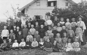 Elever Asak skole 1908.jpg