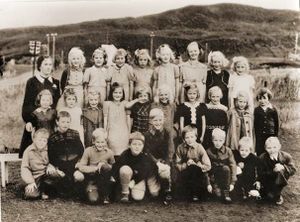 Elever ved Ervik skole 1946 II.jpg