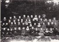 Elever ved skolen på begynnelsen av 1900-tallet.
