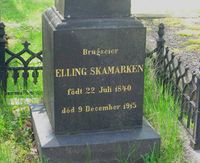 1. Elling Skamarken gravminne.jpg