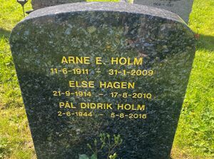 Else Hagen og Arne Holm gravminne Ullern.jpg