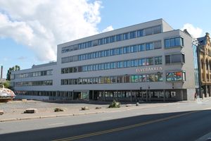 Elvebakken videregående skole.JPG