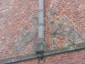 Detalj fra fasaden over innganspartiet ved Emanuel Vigeland museum. Foto: Stig Rune Pedersen