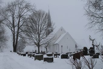 Enebakk kirke (3).JPG