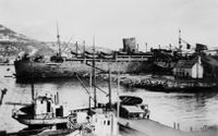 29. Engelsk troppetransportskip i Harstad 1940.JPG