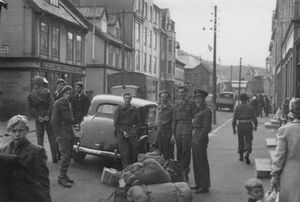 Engelske soldater i Harstad 1946.jpg