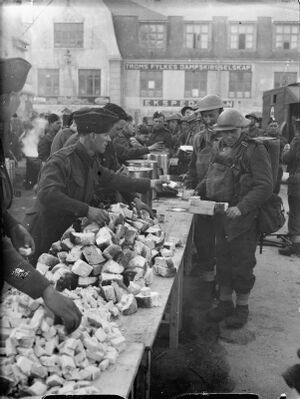 Engelske soldater på kaia 1940.jpg