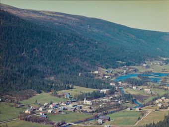 Engerdal sentrum Widerøe.jpg