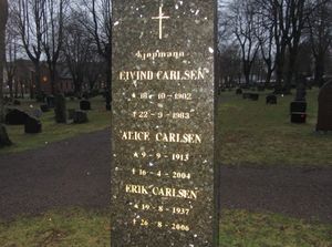 Erik Carlsen gravminne Tønsberg.jpg