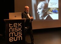 Erling Sæther med Trygve Bratteli: Toget på langs - bussen på tvers.